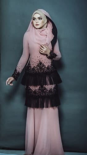 GLAM-4