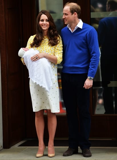 OIC - PHOTOBEATIMAGES.COM  - Catherine the Duchess of Cambridge with Prince William and the new Princess, their baby daughter,  leaving  St Mary's Hospital in Paddington where Catherine the Duchess of Cambridge gave birth London 2nd May 2015 Photo: James Warren-Photobeat Images/OIC 07732 500674 -  0203 174 1069