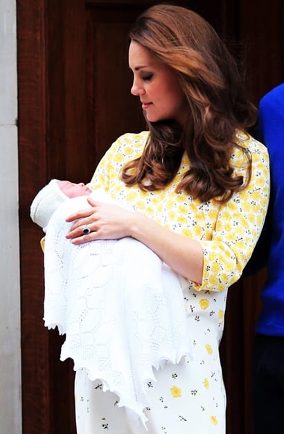 Photo Must Be Credited ©Stephen Daniels/Alpha Press 069856 02/05/2015 Kate Duchess of Cambridge Catherine Katherine Middleton and hwehwe new baby daughter leaving the Lindo Wing of St Mary's Hospital in Paddington, London after giving birth to a baby girl at 8.34am