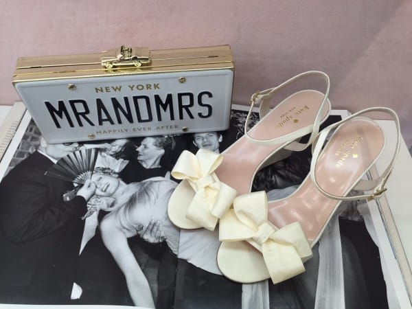 Kate Spade turut menampilkan seleksi menarik antara kasut dan clutch 'Mr And Mrs', sesuai buat yang mahu mendirikan rumahtangga.
