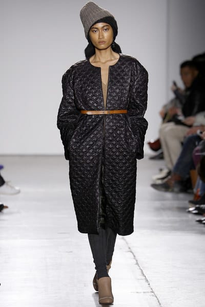 Model Malaysia, Atikah Karim diberi penghargaan membuat pembukaan di pertunjukan A Detacher. 