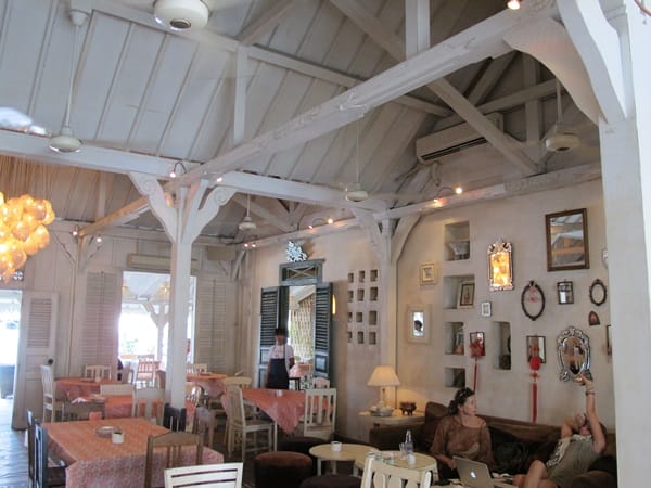 bali_cafe__handsome_citizens
