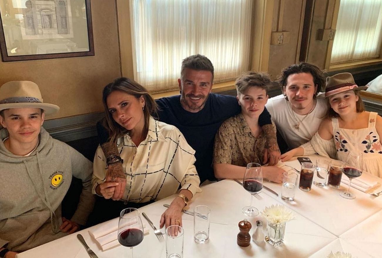 Attention Working Mums! Rujuk Stail Victoria Beckham Untuk Musim Perayaan Kali Ini, Biarpun Sibuk Dengan Keluarga