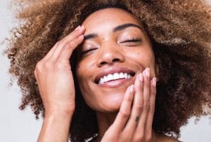 Hyaluronic Acid Wajib Dalam Rutin Penjagaan Kulit