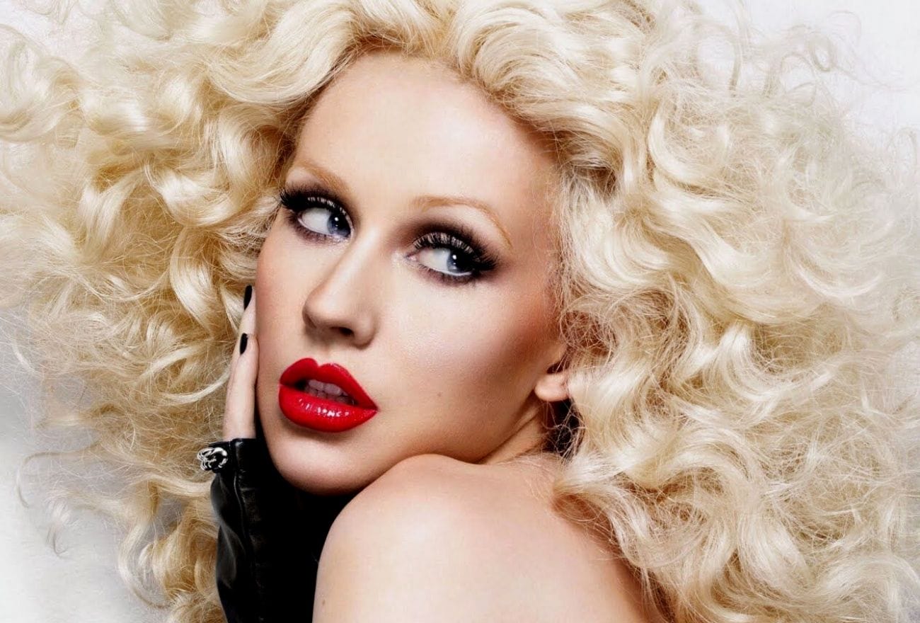Christina Aguilera Akui Berasa Benci Melihat Tubuh Sendiri