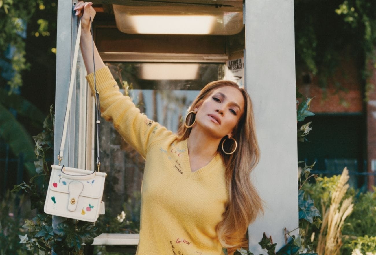 Tema Kekeluargaan COACH