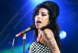 Gaun Persembahan Terakhir Amy Winehouse Dijual Pada Harga RM1 Juta