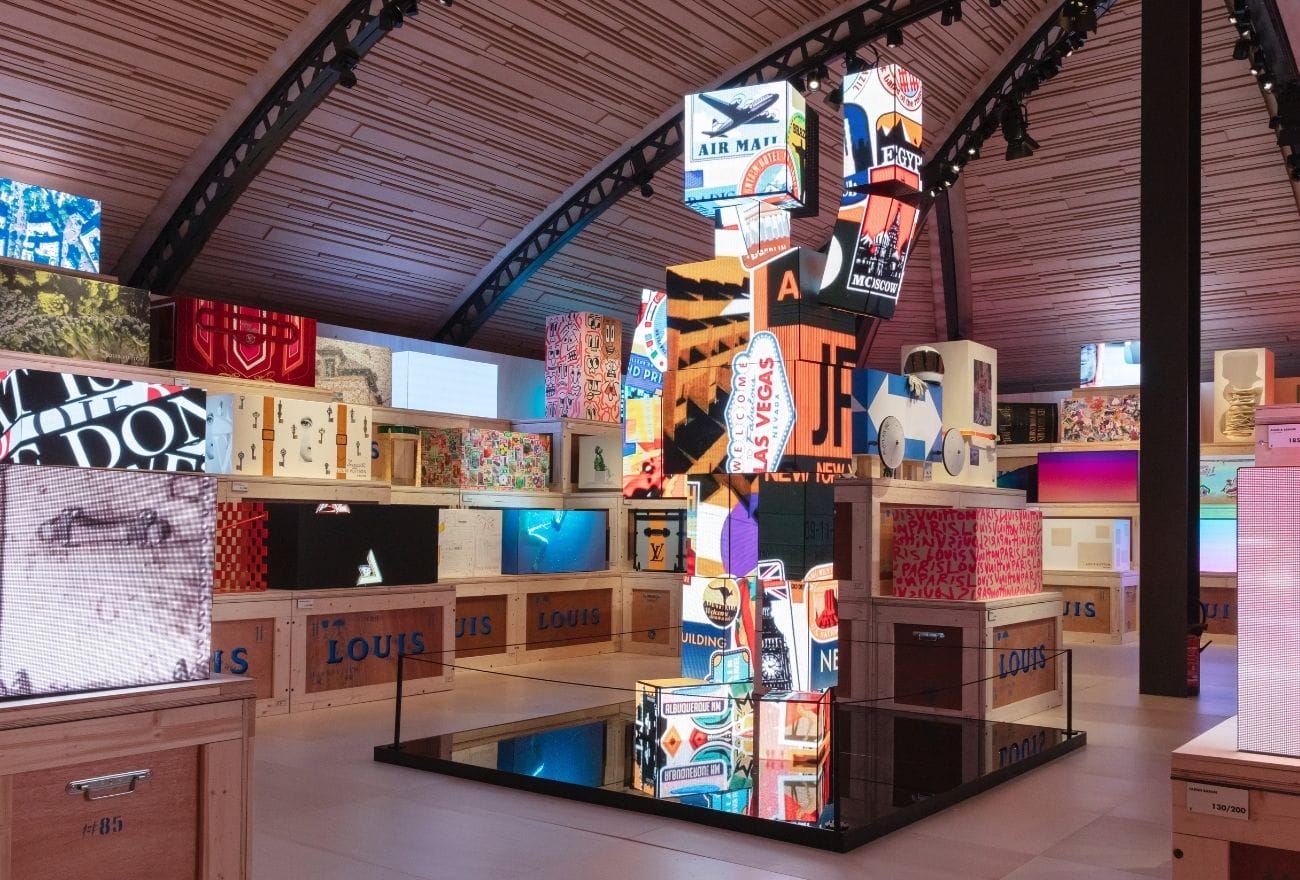 200 Trunks 200 Visionaries 01