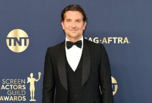 Bradley Cooper Pilih Pembantu Politik Beragama Islam Sebagai Kekasih