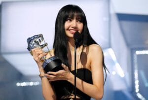 Lisa Blackpink Lakar Sejarah Di VMA 2022