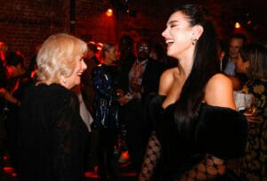 Dua Lipa dan Permaisuri Camilla Bertemu di Majlis Booker Prize