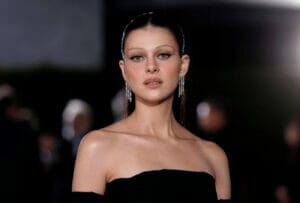Nicola Peltz Beckham Bukti Kening Nipis Masih Trend