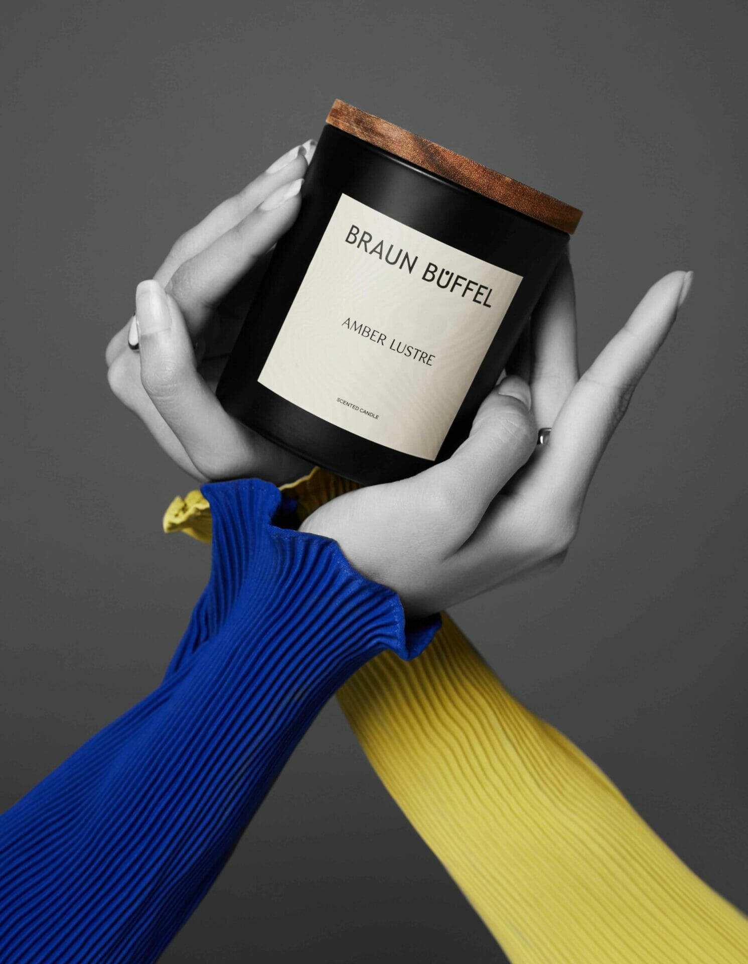 Start from 14 April 2023, receive a Braun Büffel limited-edition candle worth RM150 with RM1,000 net purchase from boutiques or online, while stocks last.