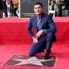 Zac Efron Terima Pengiktirafan Hollywood Walk of Fame