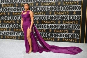 15 Gaya Emmy Awards 2023 Terbaik Pilihan Glam