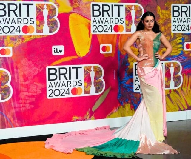 Fesyen Karpet Merah Paling Mencuri Perhatian Di Brit Awards 2024