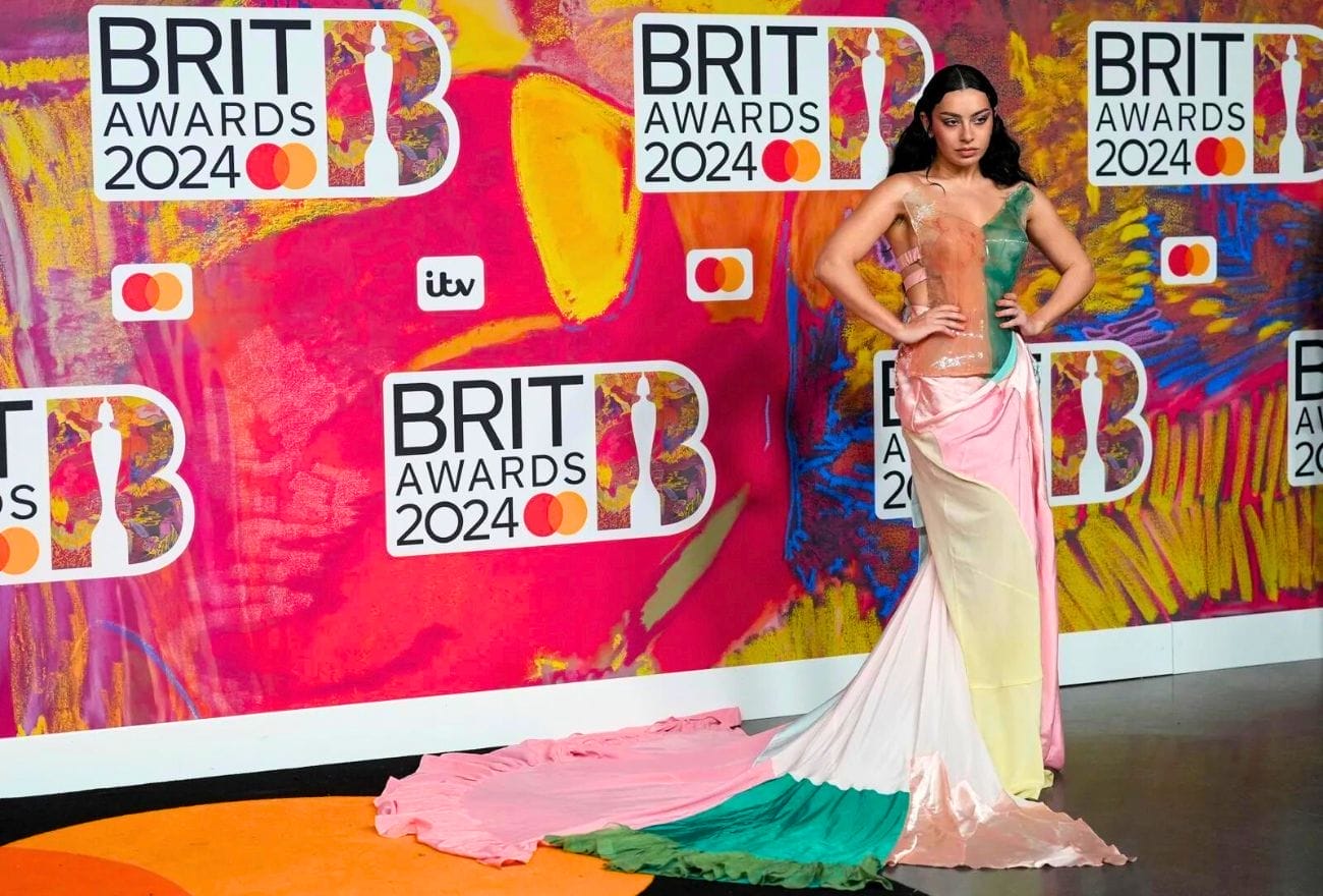 Fesyen Karpet Merah Paling Mencuri Perhatian Di Brit Awards 2024